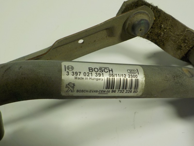 Recambio de motor limpia delantero para peugeot 208 1.4 hdi fap referencia OEM IAM 9673222580 0390241540 0390241540