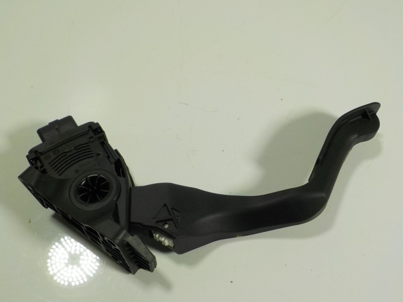 Recambio de potenciometro pedal para peugeot 208 1.4 hdi fap referencia OEM IAM 1601CW 9671433780 6PV00994941