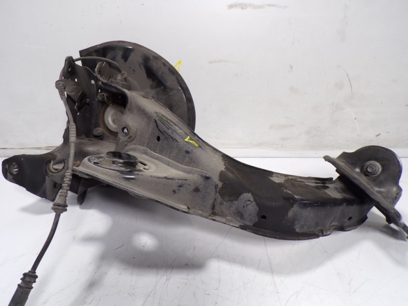 Recambio de mangueta trasera izquierda para bmw serie 2 gran tourer (f46) 218d referencia OEM IAM 33308842879  