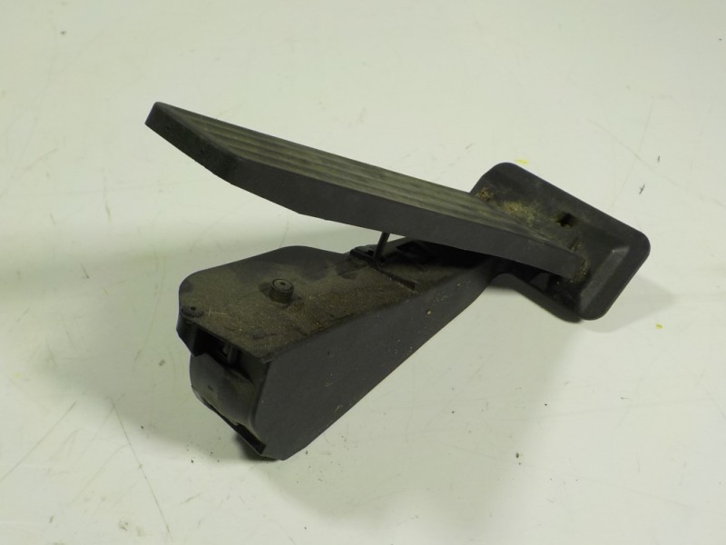 Recambio de potenciometro pedal para bmw serie 2 gran tourer (f46) 218d referencia OEM IAM 35406889822 35426859999 21490710