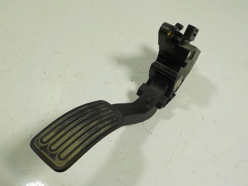 Recambio de potenciometro pedal para nissan pulsar (c13) 1.5 turbodiesel cat referencia OEM IAM 180023RA0B 180023RA0B 