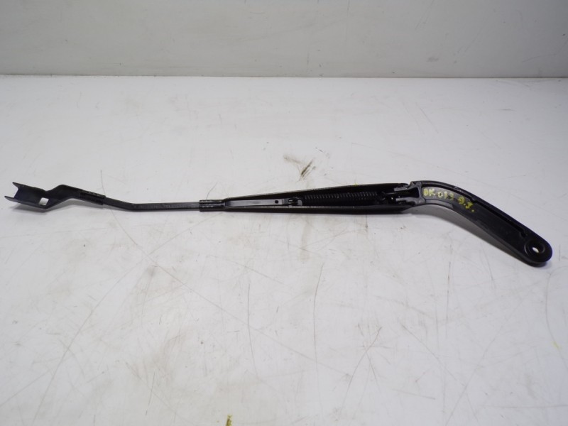 Recambio de brazo limpia delantero izquierdo para seat leon (kl1) 1.0 tsi referencia OEM IAM 5FB955409  