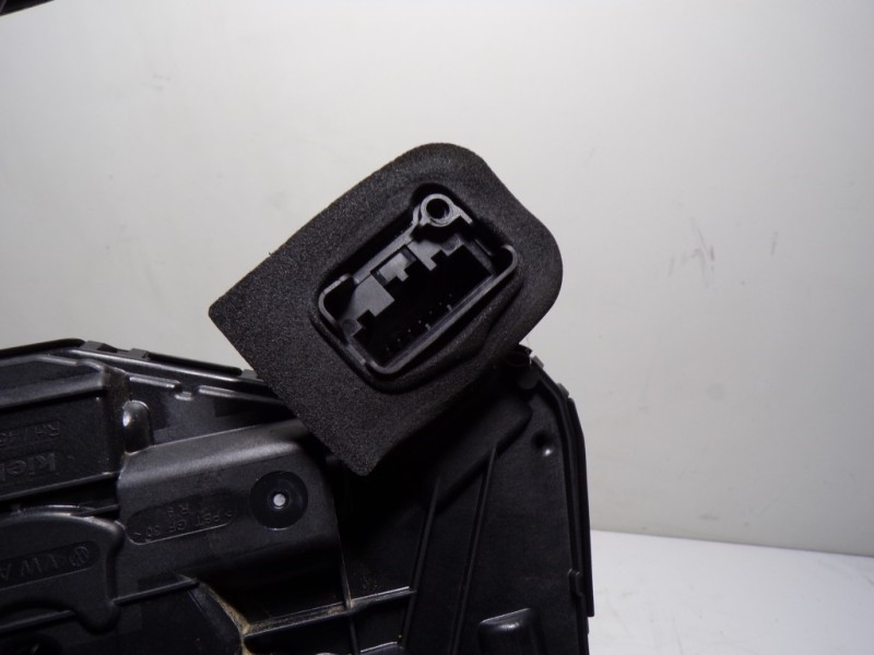 Recambio de cerradura puerta trasera derecha para seat leon (kl1) 1.0 tsi referencia OEM IAM 5TA839016L A6L5TA83916L 