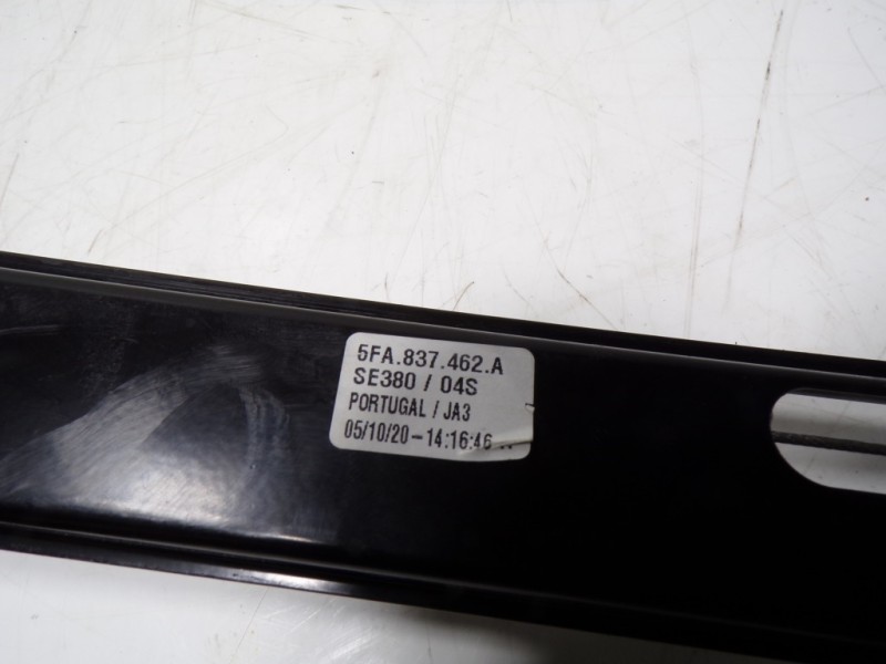 Recambio de elevalunas delantero derecho para seat leon (kl1) 1.0 tsi referencia OEM IAM 5FA837462A 5FA837462A 