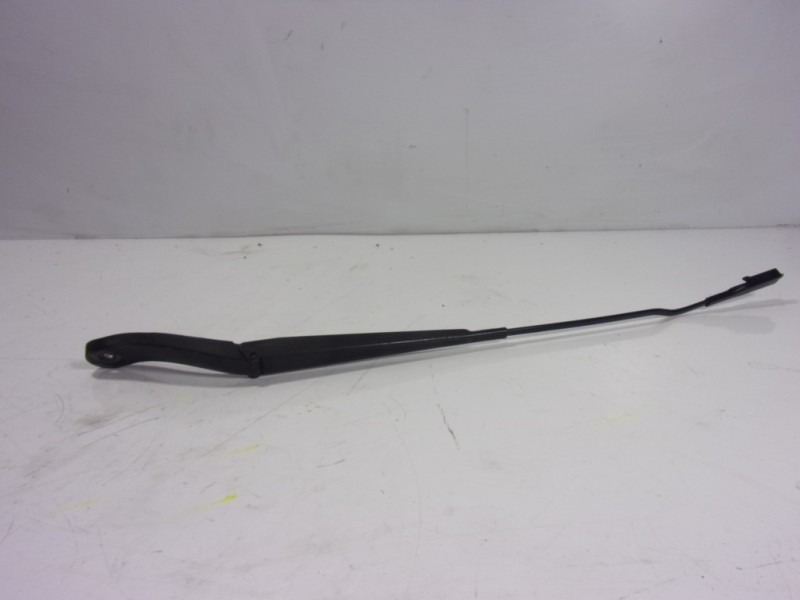 Recambio de brazo limpia delantero izquierdo para ford c-max 1.6 tdci cat referencia OEM IAM 1899697  