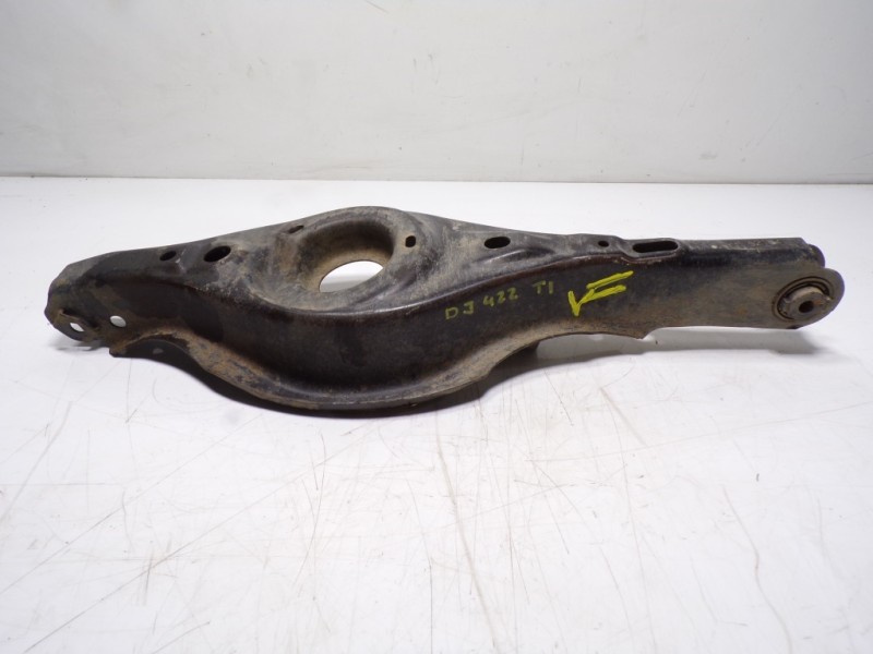 Recambio de brazo suspension inferior trasero derecho para mazda cx-5 center-line awd referencia OEM IAM KD3528300  