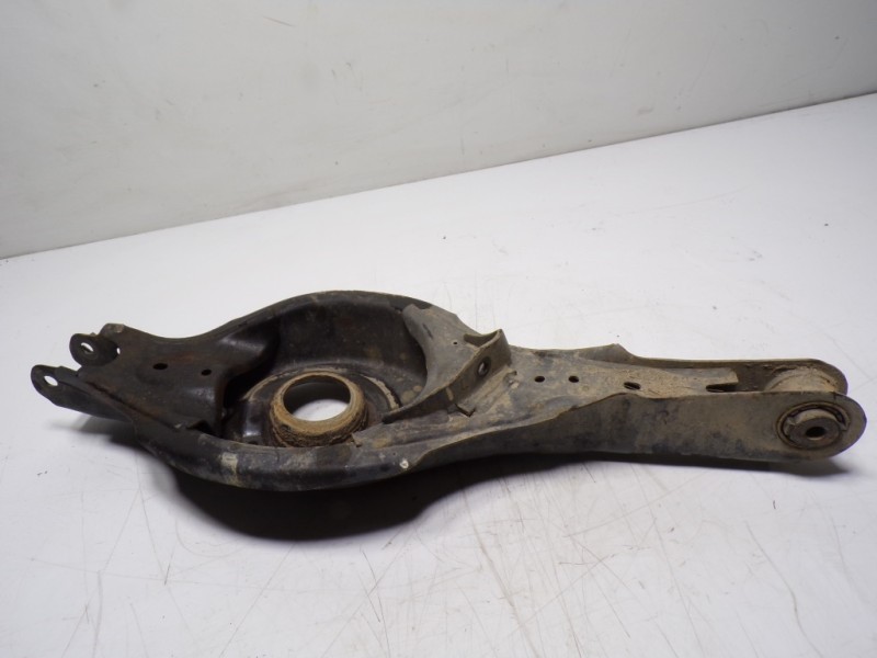 Recambio de brazo suspension inferior trasero izquierdo para mazda cx-5 center-line awd referencia OEM IAM KD3528350  