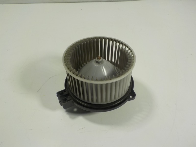 Recambio de motor calefaccion para mazda cx-5 center-line awd referencia OEM IAM KD4561B10 HB111D65106 8727000701