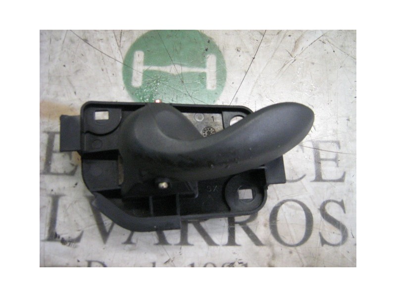 Recambio de maneta interior delantera izquierda para fiat punto berlina (188) 1.9 diesel eco referencia OEM IAM 735268773  