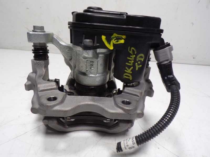 Recambio de pinza freno trasera derecha para toyota yaris 1.5 vvti hev referencia OEM IAM 47830K0010  