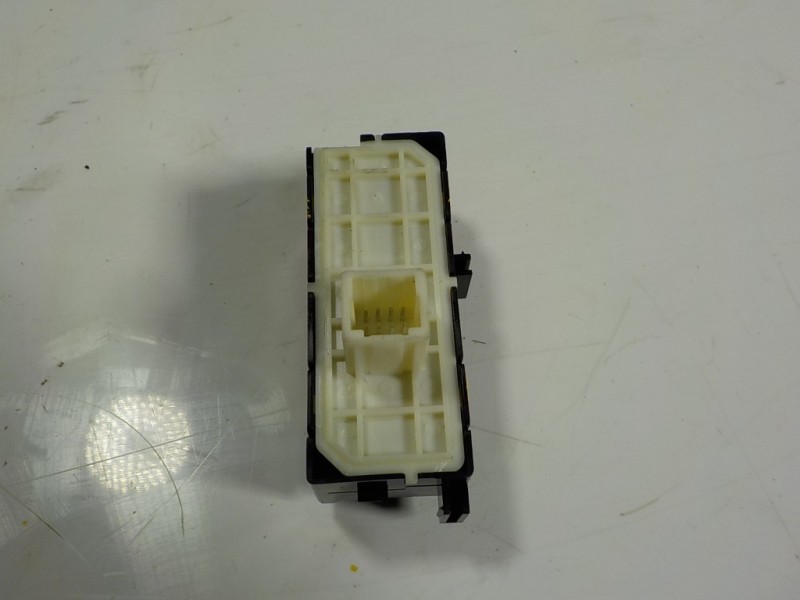 Recambio de modulo electronico para toyota yaris 1.5 vvti hev referencia OEM IAM 84970K0020  