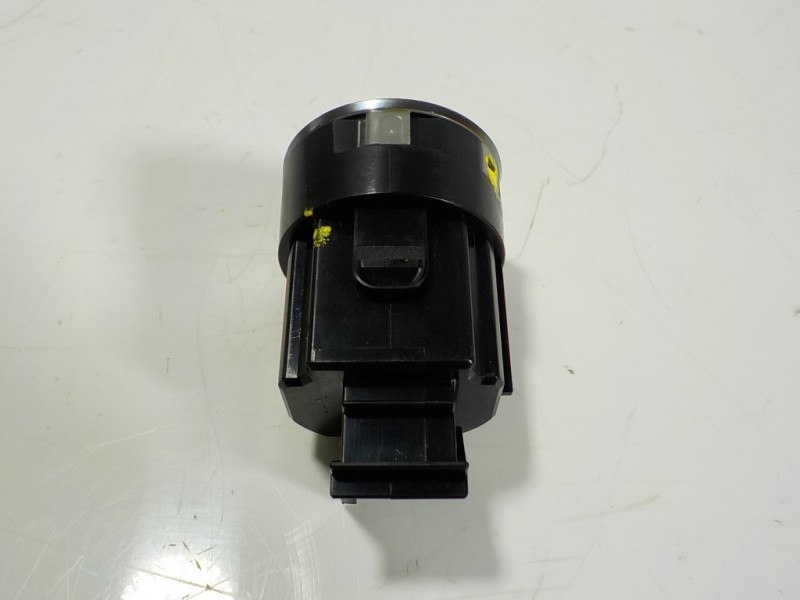 Recambio de conmutador de arranque para toyota yaris 1.5 vvti hev referencia OEM IAM 8961102190 000373 