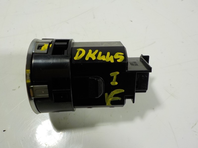 Recambio de conmutador de arranque para toyota yaris 1.5 vvti hev referencia OEM IAM 8961102190 000373 