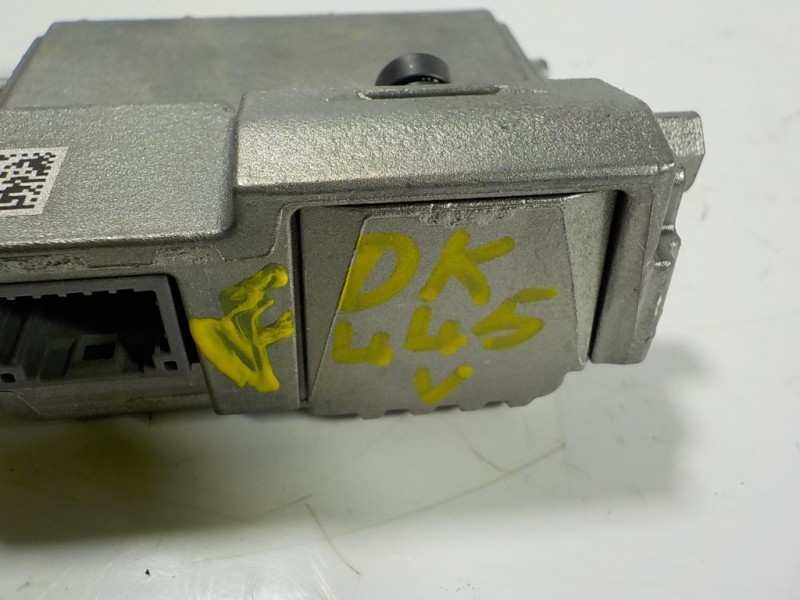 Recambio de modulo electronico para toyota yaris 1.5 vvti hev referencia OEM IAM 8646C0W040 8646C0W040 