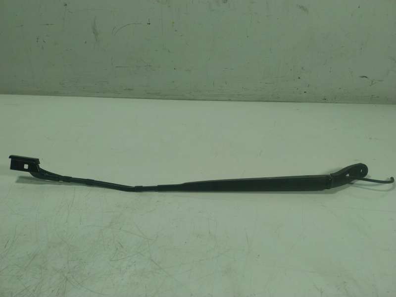 Recambio de brazo limpia delantero derecho para peugeot partner furgoneta/monovolumen (k9) 1.6 bluehdi 75 referencia OEM IAM 982