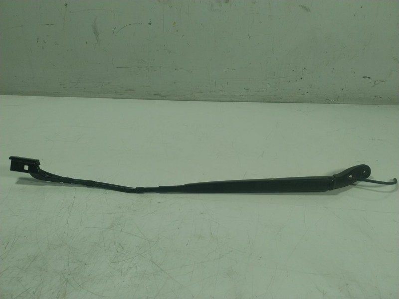 Recambio de brazo limpia delantero derecho para peugeot partner furgoneta/monovolumen (k9) 1.6 bluehdi 75 referencia OEM IAM 982