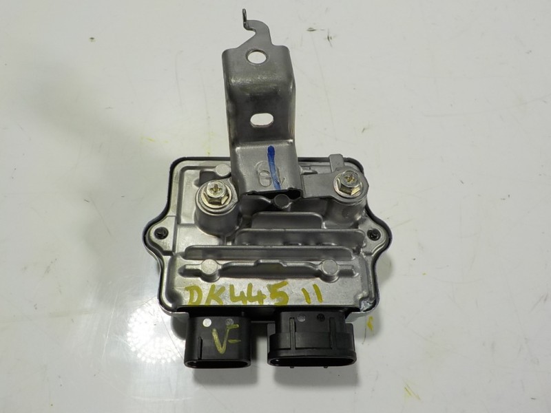 Recambio de modulo electronico para toyota yaris 1.5 vvti hev referencia OEM IAM 89571K0010 8957110010 