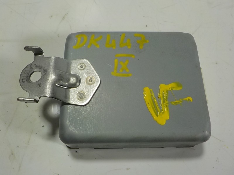 Recambio de modulo electronico para toyota yaris 1.5 vvti hev referencia OEM IAM 86572K0010 86572K0010 