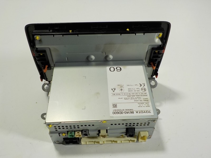Recambio de sistema navegacion gps para toyota yaris 1.5 vvti hev referencia OEM IAM 86140K0171 861400D600 