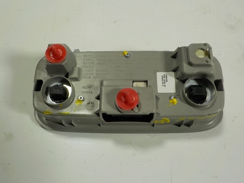 Recambio de piloto interior para toyota yaris 1.5 vvti hev referencia OEM IAM 81260K0100B0 81260K0100B0 