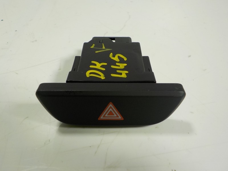 Recambio de warning para toyota yaris 1.5 vvti hev referencia OEM IAM 843320D220 7851C24 