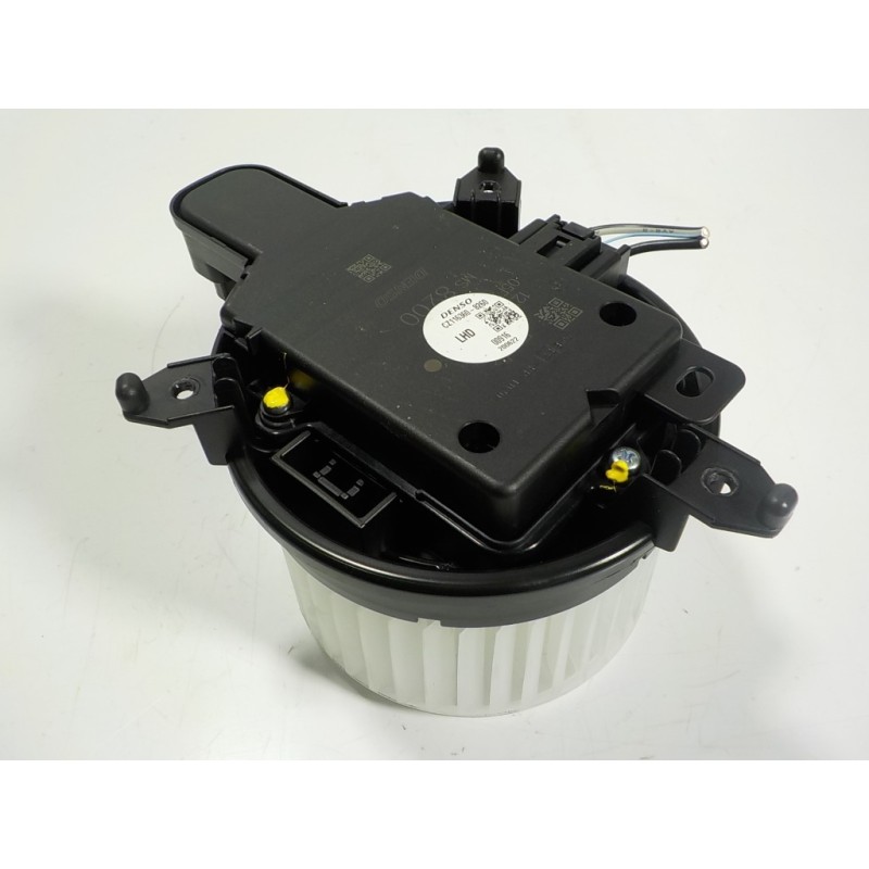 Recambio de motor calefaccion para toyota yaris 1.5 vvti hev referencia OEM IAM 87103K0020 CZ1163608260 