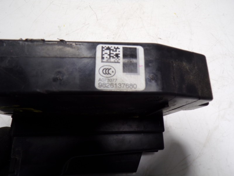 Recambio de cerradura puerta trasera izquierda para citroën c4 grand picasso shine referencia OEM IAM 9826137680 9826137680 