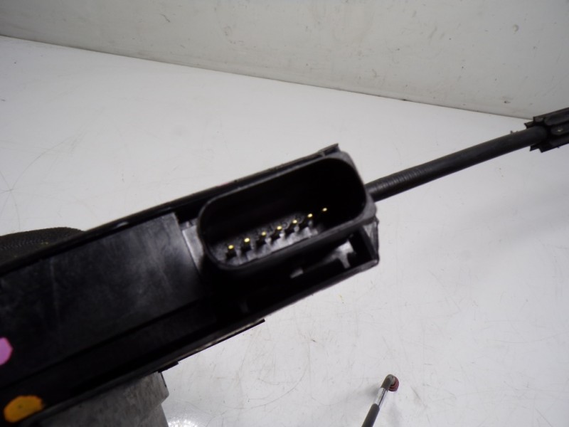 Recambio de cerradura puerta trasera izquierda para citroën c4 grand picasso shine referencia OEM IAM 9826137680 9826137680 