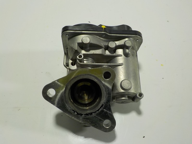 Recambio de valvula egr para dacia sandero stepway referencia OEM IAM 147104647R H8201143495 B042510243