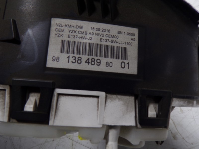 Recambio de cuadro instrumentos para peugeot 208 1.6 blue-hdi fap referencia OEM IAM 9813848980 981384898001 