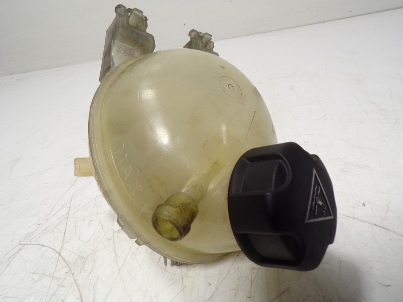 Recambio de deposito expansion para peugeot 208 1.6 blue-hdi fap referencia OEM IAM 9800777280 980077728002 