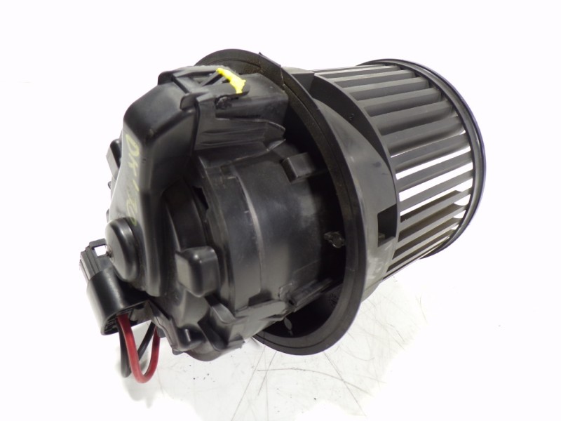 Recambio de motor calefaccion para peugeot 208 1.6 blue-hdi fap referencia OEM IAM 1608182080 T1013140A 