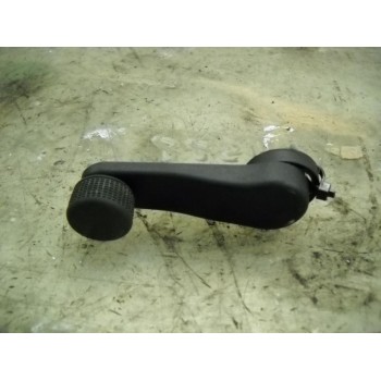 MANETA ELEVALUNAS TRASERA DERECHA 