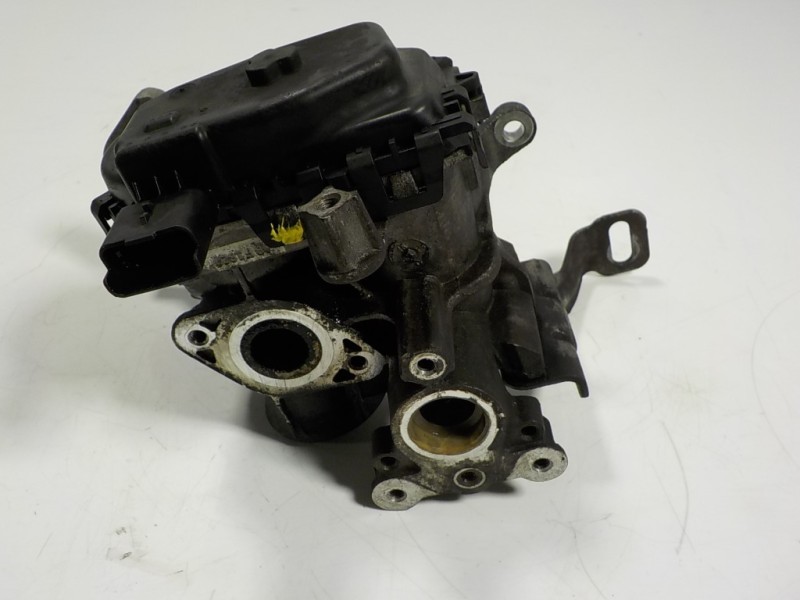 Recambio de valvula egr para peugeot 208 1.6 blue-hdi fap referencia OEM IAM 9833095880 9807369980 94676H02