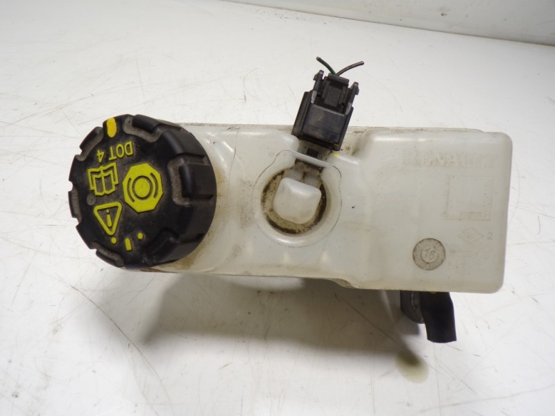 Recambio de bomba freno para dacia sandero 1.5 dci diesel fap cat referencia OEM IAM 460111938R  