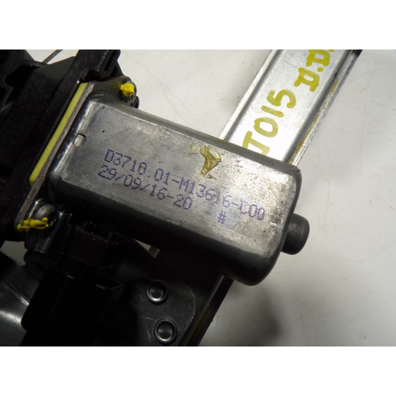 Recambio de elevalunas delantero derecho para dacia sandero 1.5 dci diesel fap cat referencia OEM IAM 807209299R 0371001M13616C0