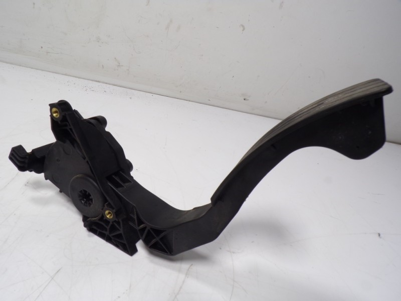 Recambio de potenciometro pedal para dacia sandero 1.5 dci diesel fap cat referencia OEM IAM 180022703R 6PV00997803 