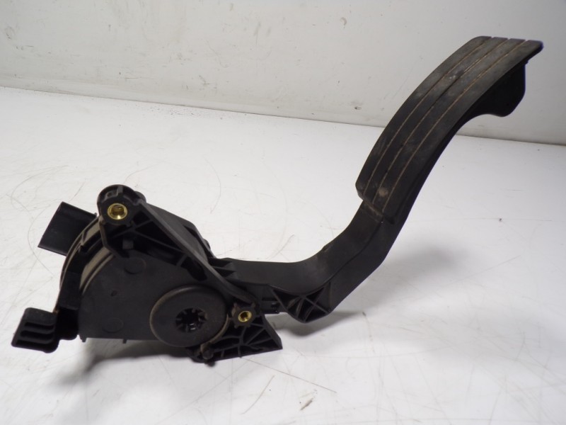 Recambio de potenciometro pedal para dacia sandero 1.5 dci diesel fap cat referencia OEM IAM 180022703R 6PV00997803 
