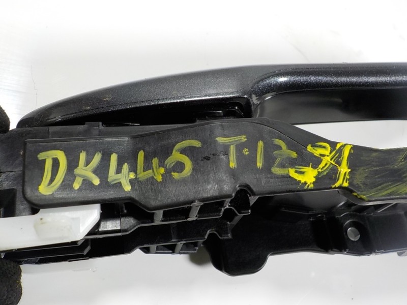 Recambio de maneta exterior trasera izquierda para toyota yaris 1.5 vvti hev referencia OEM IAM 6921102934  