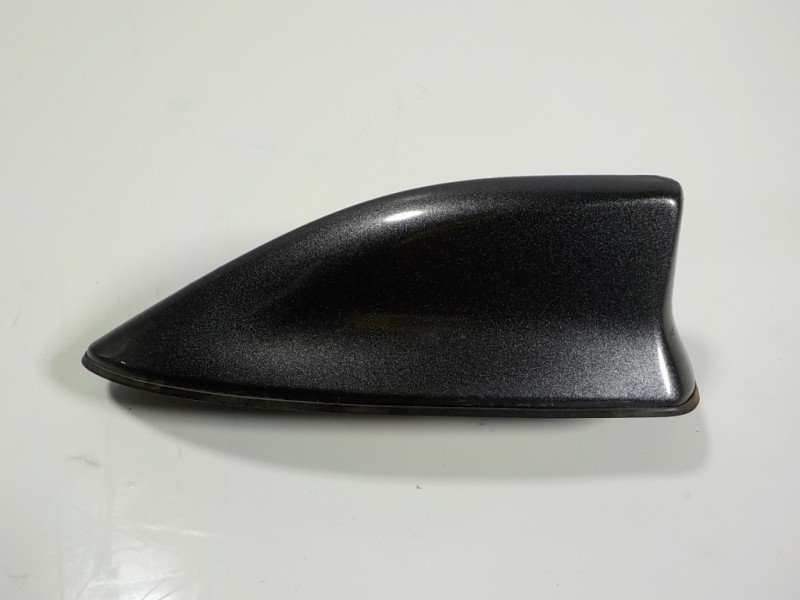 Recambio de antena para toyota yaris 1.5 vvti hev referencia OEM IAM 867600D010  