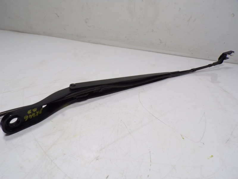 Recambio de brazo limpia delantero derecho para toyota proace city 1.5 dci referencia OEM IAM   