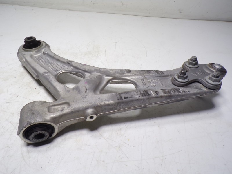 Recambio de brazo suspension inferior delantero derecho para toyota proace city 1.5 dci referencia OEM IAM  1009426 