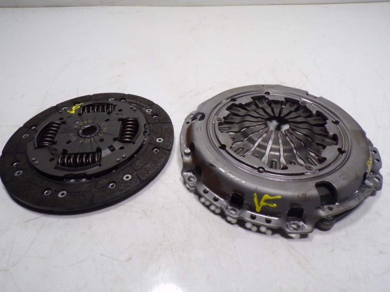 Recambio de kit embrague para toyota proace city 1.5 dci referencia OEM IAM  9833248780 