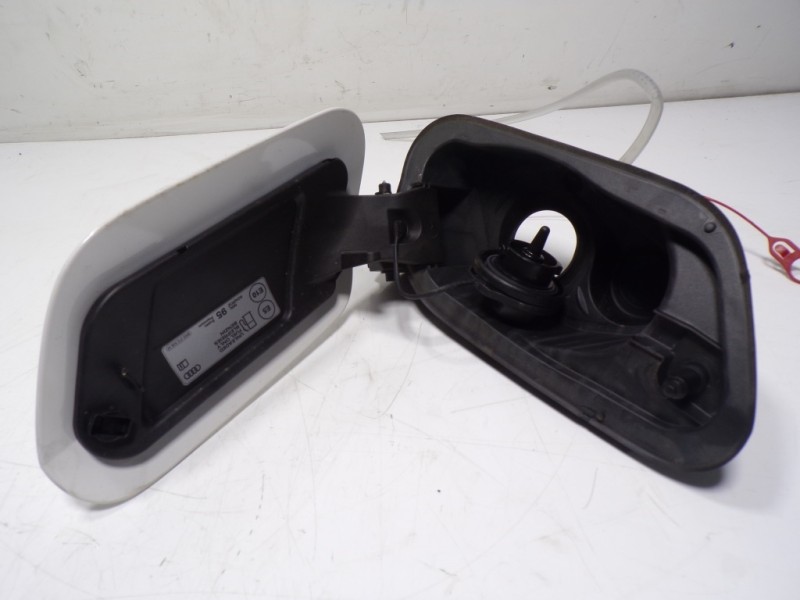 Recambio de tapa combustible para audi a1 sportback (gba) 1.0 tfsi referencia OEM IAM 82A809906 82A809906 