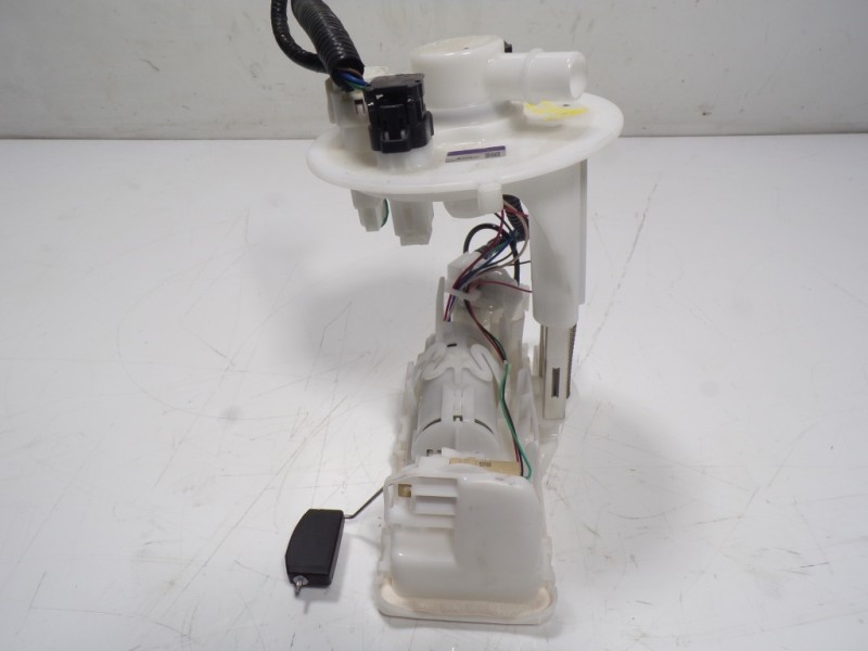 Recambio de aforador para toyota rav4 hybrid 4x2 advance referencia OEM IAM 2310125040 7702042260 