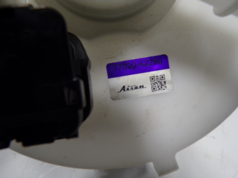 Recambio de aforador para toyota rav4 hybrid 4x2 advance referencia OEM IAM 2310125040 7702042260 