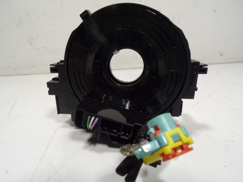 Recambio de anillo airbag para toyota rav4 hybrid 4x2 advance referencia OEM IAM 8430812020 8924550040 9D41140128