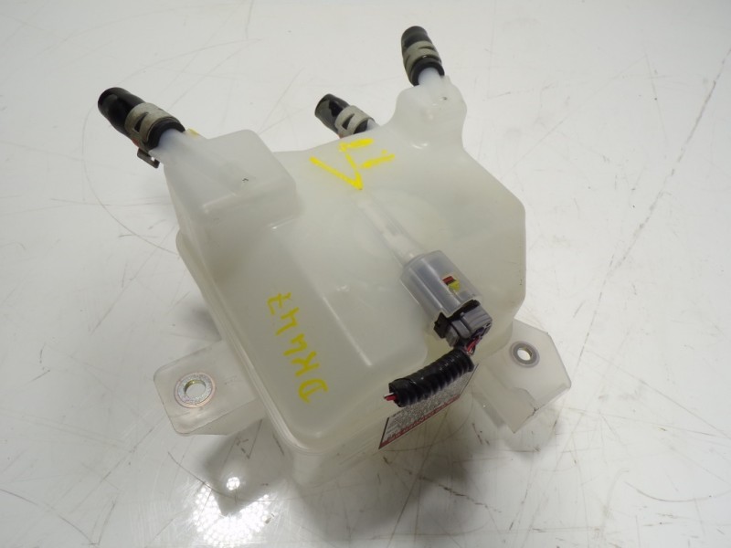 Recambio de deposito servo para toyota rav4 hybrid 4x2 advance referencia OEM IAM 4722042140  