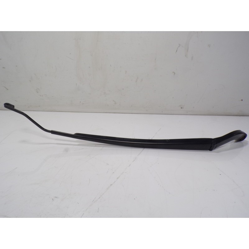 Recambio de brazo limpia delantero derecho para toyota rav4 hybrid 4x2 advance referencia OEM IAM 8521142210  