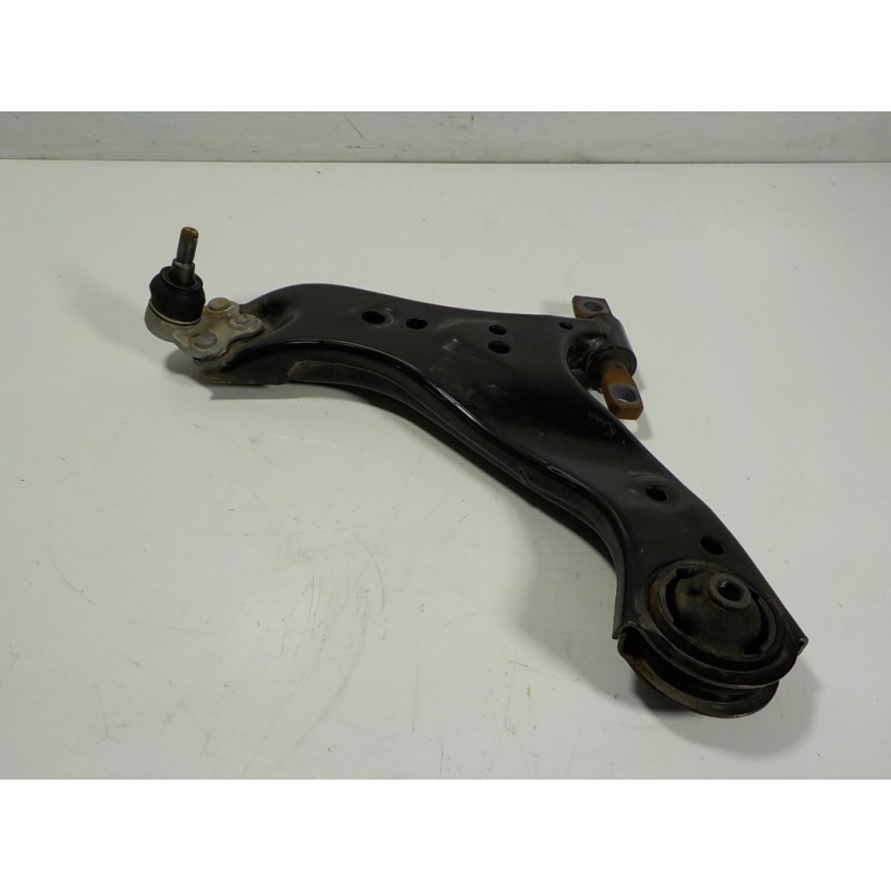 Recambio de brazo suspension inferior delantero izquierdo para toyota rav4 hybrid 4x2 advance referencia OEM IAM 4806942070  